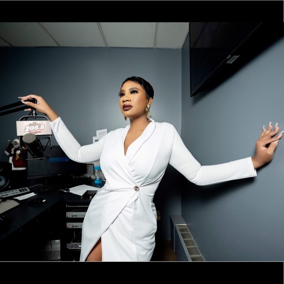 Meet your Posher, Racqui - Picture 1 of 1